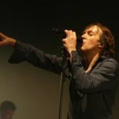 Timeline: Biographie de Cali