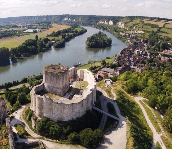 1) Chateau Gaillard (1196-1198)