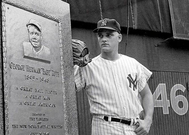 Roger Maris of the Yankees breaks Babe Ruth’s single season home run record