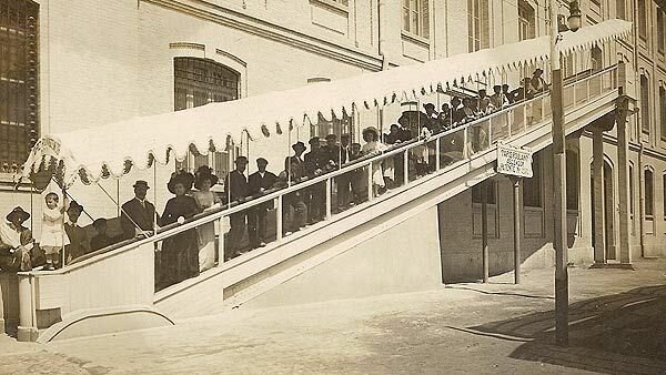 ESCALERA MECÁNICA