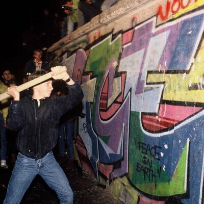 Timeline: Berlin Wall
