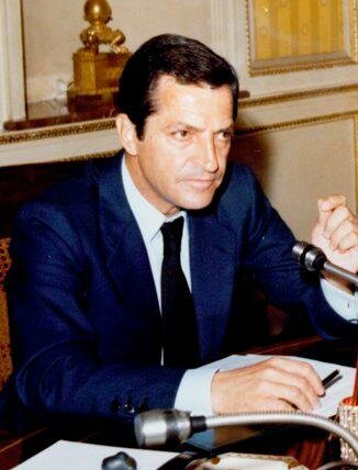 Adolfo Suárez electo presidente