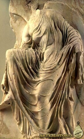 Niké desatando su sandalia