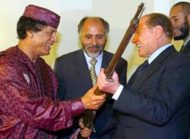 Silvio Berlusconi visita a Gaddafi