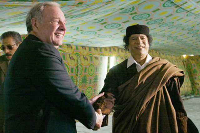 Paul  Martin visita a Gaddafi
