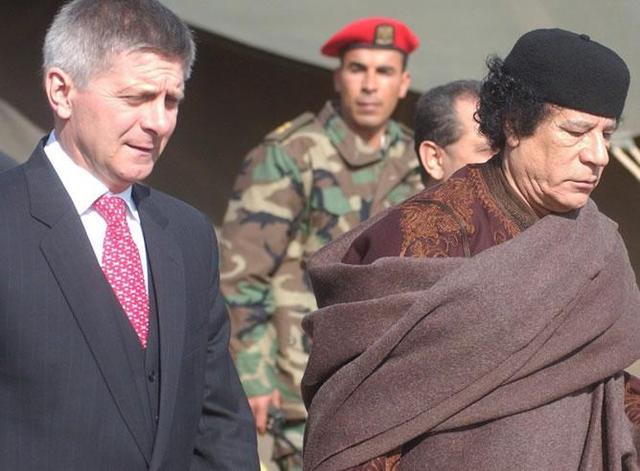 Marek Belka visita a Gaddafi