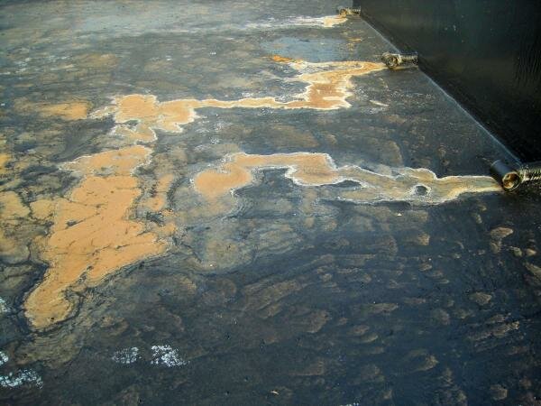 el vertido de desechos industriales