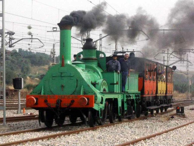 Primera línea de ferrocarril en España