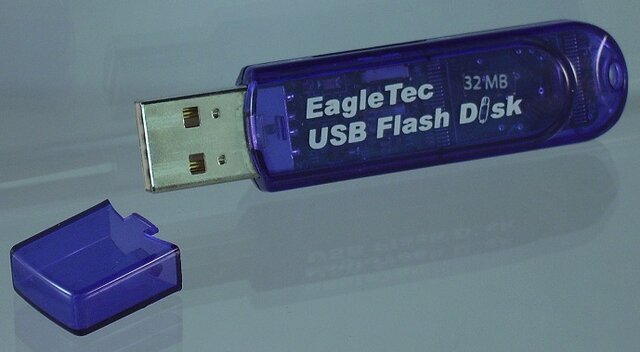 2000 - USB Flash Drive