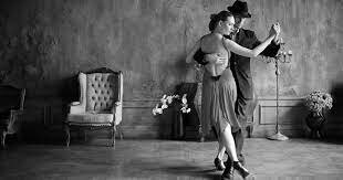 Tango Si bien se suele asociar a Argentina, lo cierto es que la zona de influencia de este género musical es el Río de la Plata, por lo que involucra también a algunas zonas de Uruguay