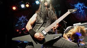 Metal Es un género musical que nació a mediados de los años sesenta y principios de los setenta en el Reino Unido y en los Estados Unidos, cuyos orígenes provienen del blues rock, hard rock y del rock psicodélico