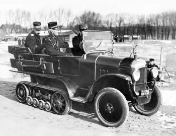 CITROËN 5HP В САЛОНЕ В ПАРИЖЕ
