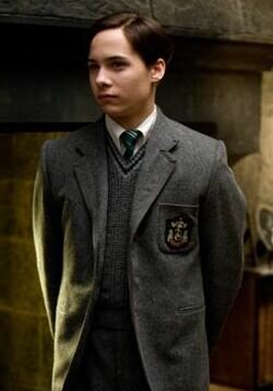 Nace Tom Marvolo Riddle
