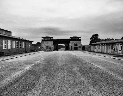 Apertura del lager nazista di Mauthausen