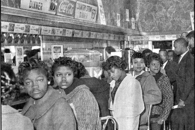 La participation au sit-in des étudiants.