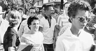 Les neufs de Little Rock Central High School.