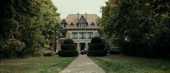 À la libération, elle s'installe en Suisse.