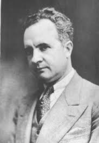 Director Pedro de Alba