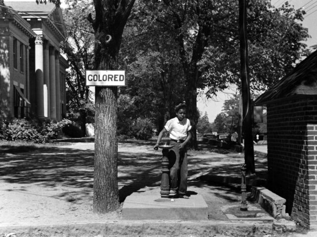 La ségrégation raciale.