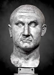 Licinio, ultimo imperatore della tetrarchia, sconfigge Massimiliano ed emana l’editto di Milano con cui mette fine una volta per tutte alle persecuzioni