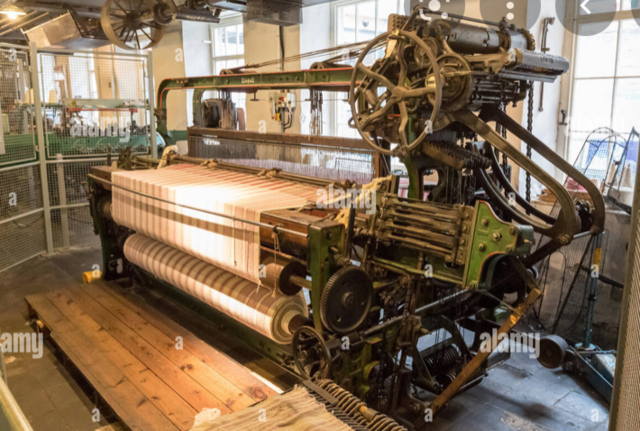 Invention du métier à tisser mécanique