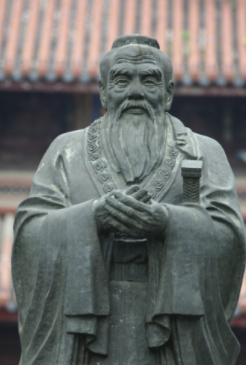 Mort del mestre religiós xinès Confuci.