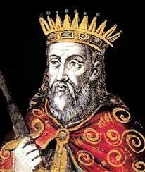 D. Dinis prosseguiu obras de reconstrução ampliando as muralhas e torres do castelo