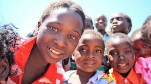 2001 Colombia celebra la Semana de la Diversidad y Afrocolombianidad.