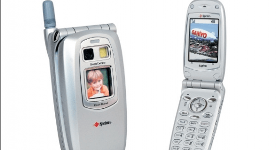 Primer teléfono con cámara