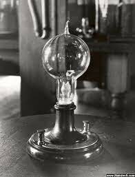 Création de l'ampoule électrique