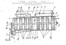Maxime Guillaume patentó la turbina de gas de flujo axial. Con etapas múltiples en el compresor y la turbina y una cámara de combustión de grandes dimensiones.