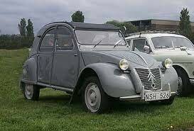 Citroën 2 CV . Motor de 2 cilindros boxer enfriado por aire.