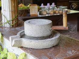 moulin a eau pour moudre le grain