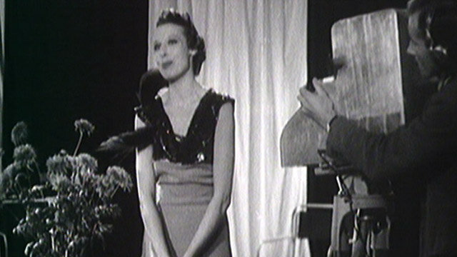 La BBC de Londres inicia su programación de TV.