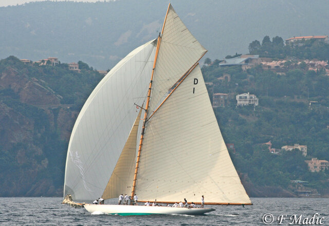 invention des premier bateaux a voile