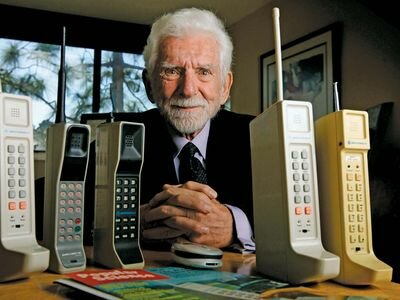 Marty Cooper invents the mobile phone