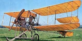 Première avion à hélices