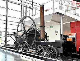 l'homme invente la première locomotive à vapeur