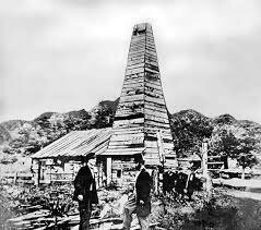 l'homme invente le puit de pétrole