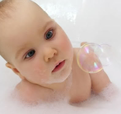 Yo cojo la esponja me baño soliito