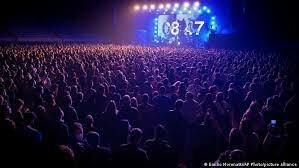 Dasha did her first concert.