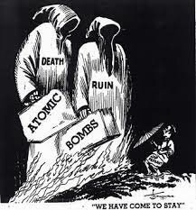 US USES ATOMIC BOMBS ON JAPAN TO END WWII