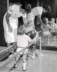 Primera etapa: Centrada en la disfuncipon de los sistema músculo-esquéleticos y nuero-muscular periférico