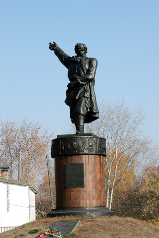 Памятник в Болохне