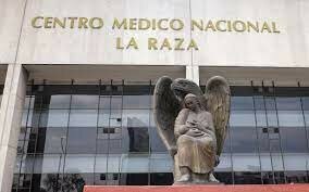 Inaugura el Hospital la Raza.