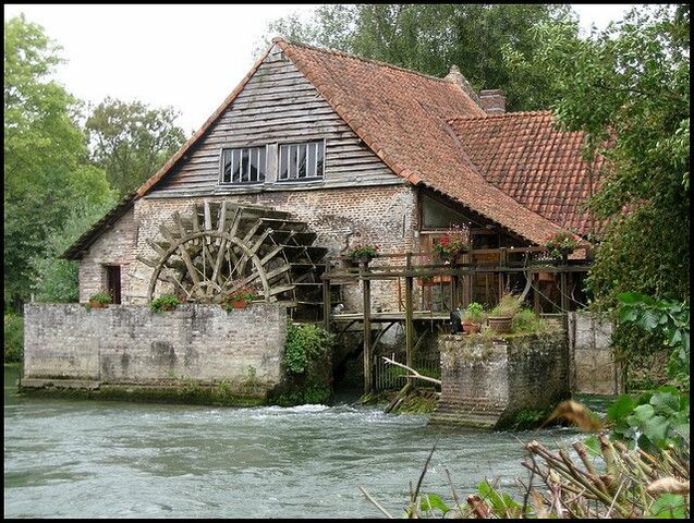 création des moulins à eau