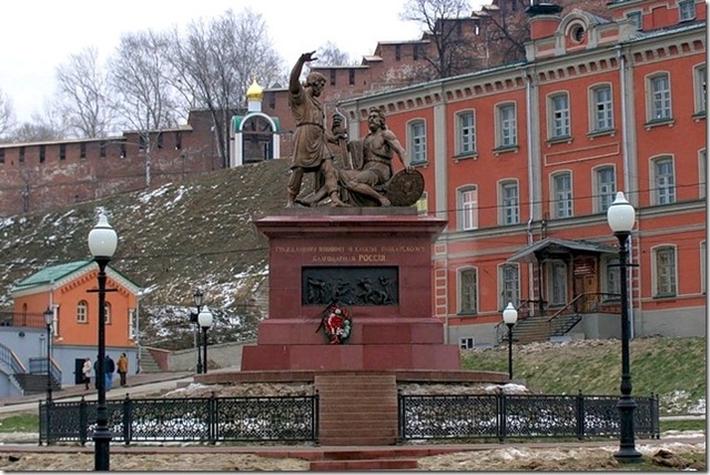 Установка копии памятника работы Мартоса