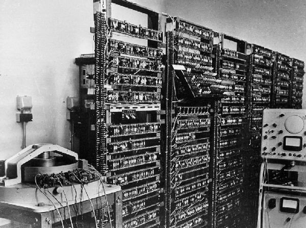 Primera computadora con transistores