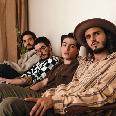 Timeline: Cronología de la comunicación