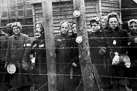 Les presoneres de Ravensbrück comencen a fer treballs forçats